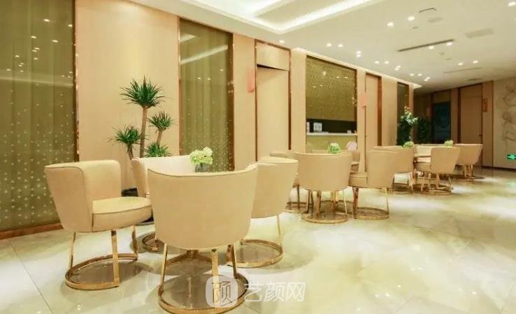 廖连平做修复鼻咋样？医生详细介绍+实例对比图展示
