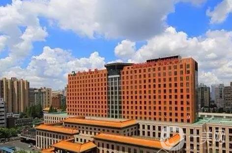 上海市口腔医院排行前五多面出击！扛上九院\维乐\亿大等直接开战！种植牙技术独到！