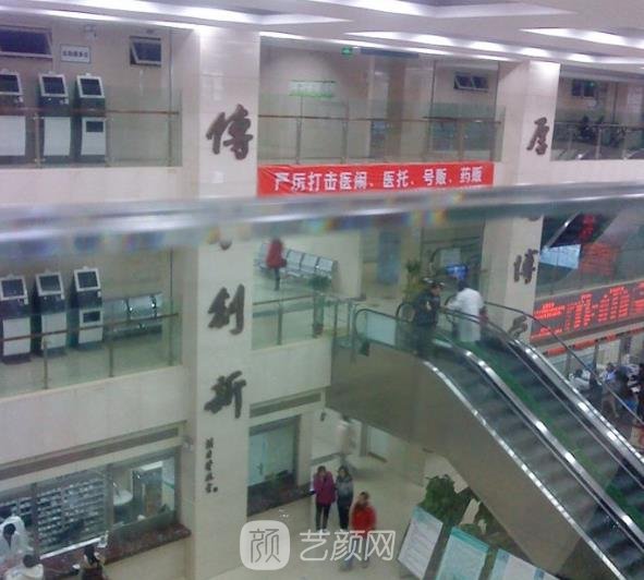 上海中医医院有美容科吗？医生推荐+口碑评价，价目表