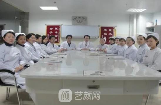 信阳市中心医院全切双眼皮怎么样？骨干医生介绍+价目表